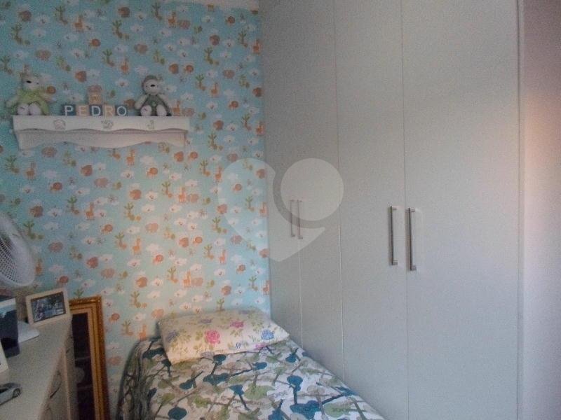 Casa à venda com 3 quartos, sendo 1 suíte,  no condomínio Fernandes, São Paulo - SP