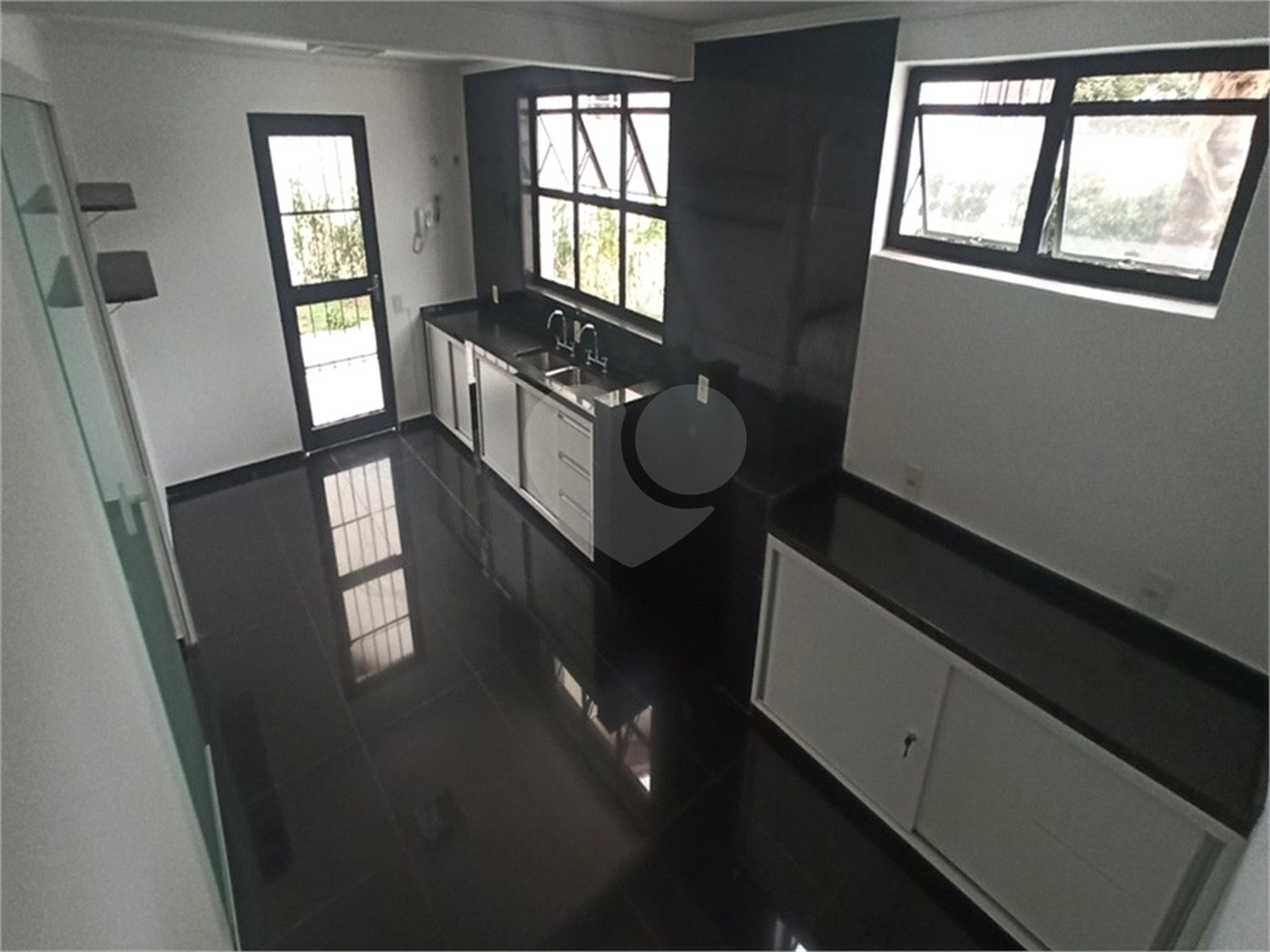 Sobrado para alugar com 3 quartos, sendo 1 suíte,  em Vila Oliveira, Mogi das Cruzes, SP