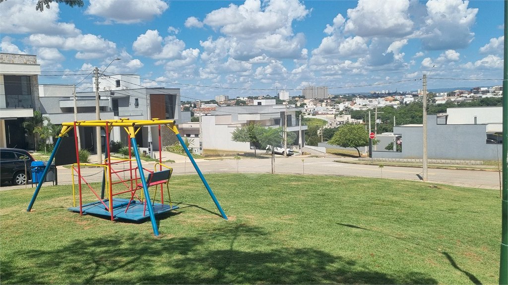 Casa à venda com 3 quartos, sendo 1 suíte, no condomínio Condomíno Helena Maria, Sorocaba - SP