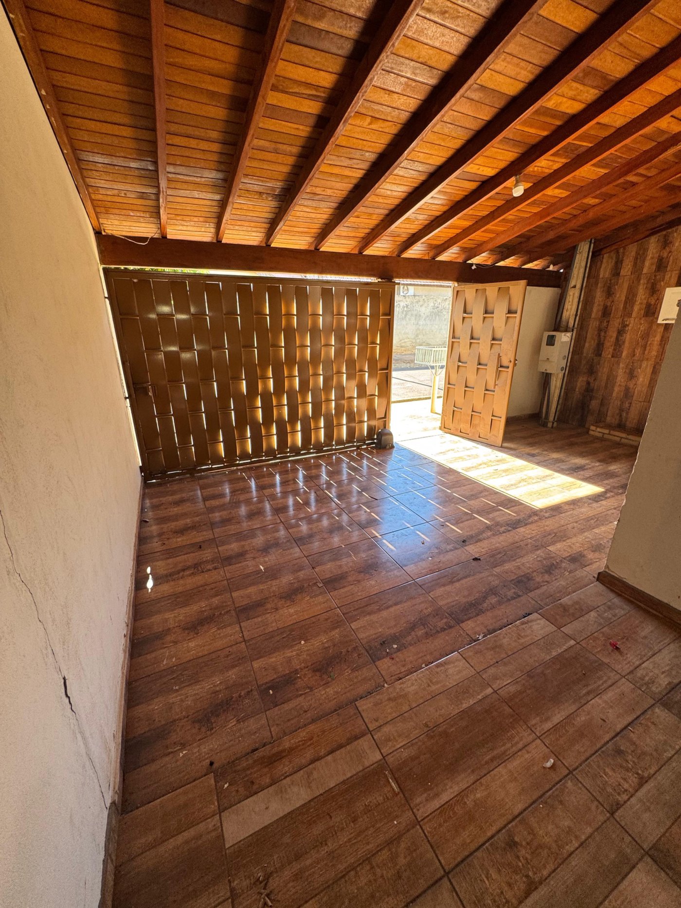 Casa para alugar com 3 quartos, sendo 1 suíte,  em Santa Luzia, Três Lagoas, MS