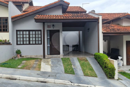 Casa à venda com 3 quartos, sendo 1 suíte, em Jardim Universo, Mogi das Cruzes, SP
