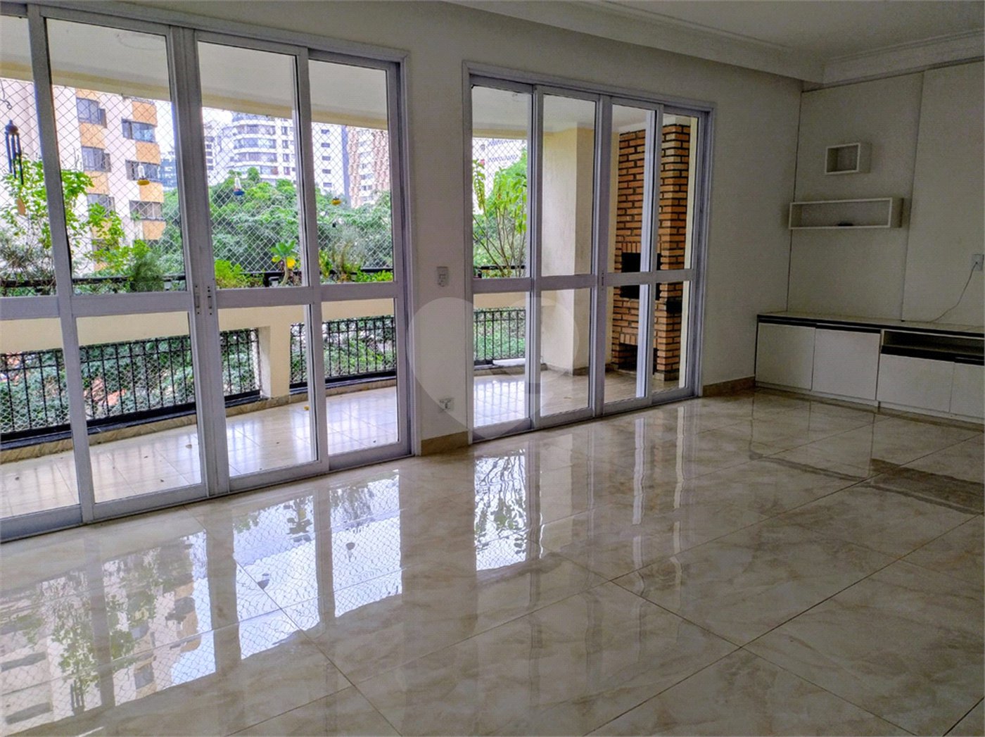 Apartamento à venda ou para alugar com 3 suítes em Indianópolis, São Paulo, SP