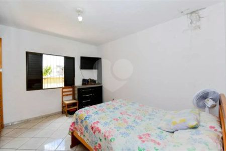Casa à venda com 3 quartos, sendo 1 suíte,  em Jardim Aida, Guarulhos, SP