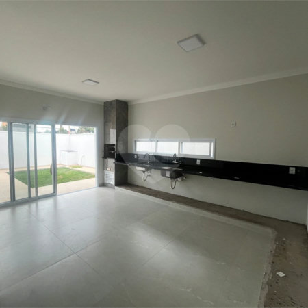 Casa à venda com 3 suítes em Vila Popular, Itapetininga, SP