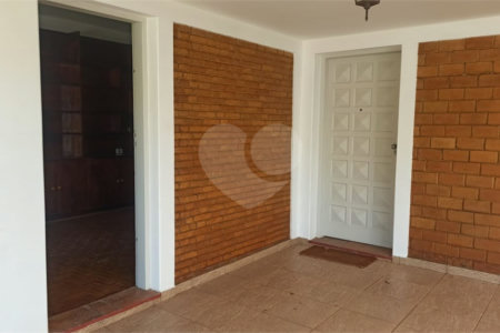 Casa à venda com 4 quartos, sendo 1 suíte, em Vila Santista, Atibaia, SP