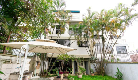 Casa à venda com 8 quartos, sendo 2 suítes,  em Indianópolis, São Paulo, SP