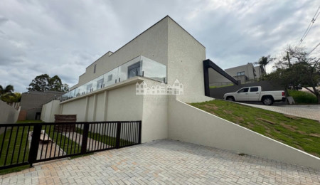 Casa à venda com 3 suítes no condomínio Shamballa III, Atibaia - SP