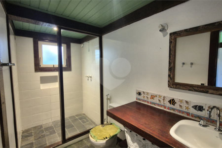 Casa em condomínio à venda com 4 quartos, sendo 3 suítes,  em Geribá, Armação dos Búzios, RJ