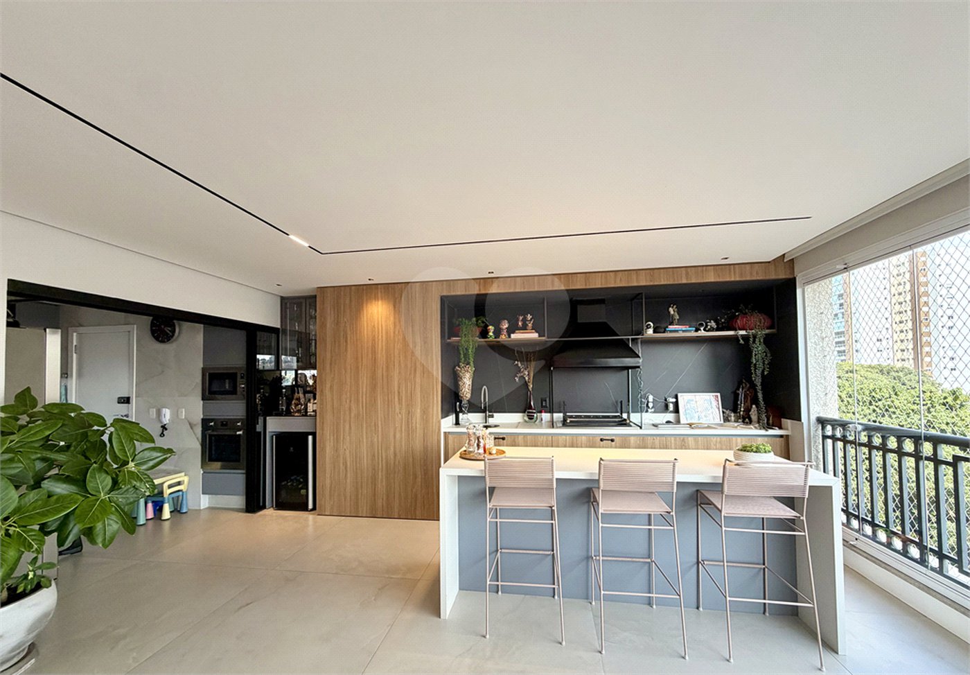 Apartamento à venda com 3 suítes em Vila Romana, São Paulo, SP