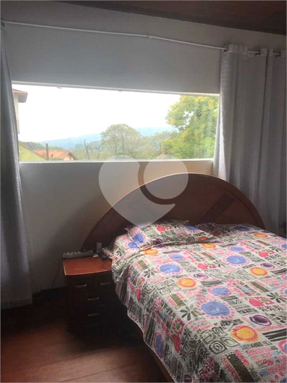 Casa à venda com 3 quartos, sendo 1 suíte, no condomínio Iara Branca, Mairiporã - SP