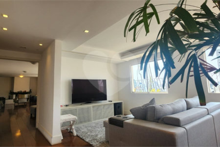 Apartamento à venda ou para alugar com 4 quartos, sendo 1 suíte, em Vila Nova Conceição, São Paulo, SP