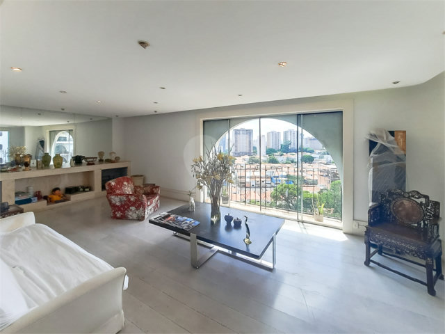Apartamento à venda com 3 quartos, sendo 2 suítes,  em Granja Julieta, São Paulo, SP