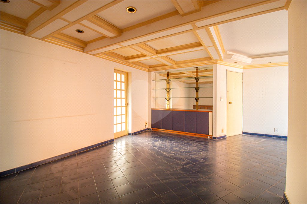 Apartamento à venda com 3 quartos, sendo 1 suíte, em Campo Belo, São Paulo, SP