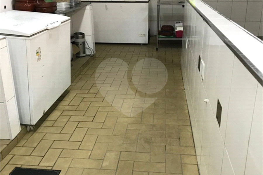 Sobrado à venda com 12 quartos em Freguesia do Ó, São Paulo, SP