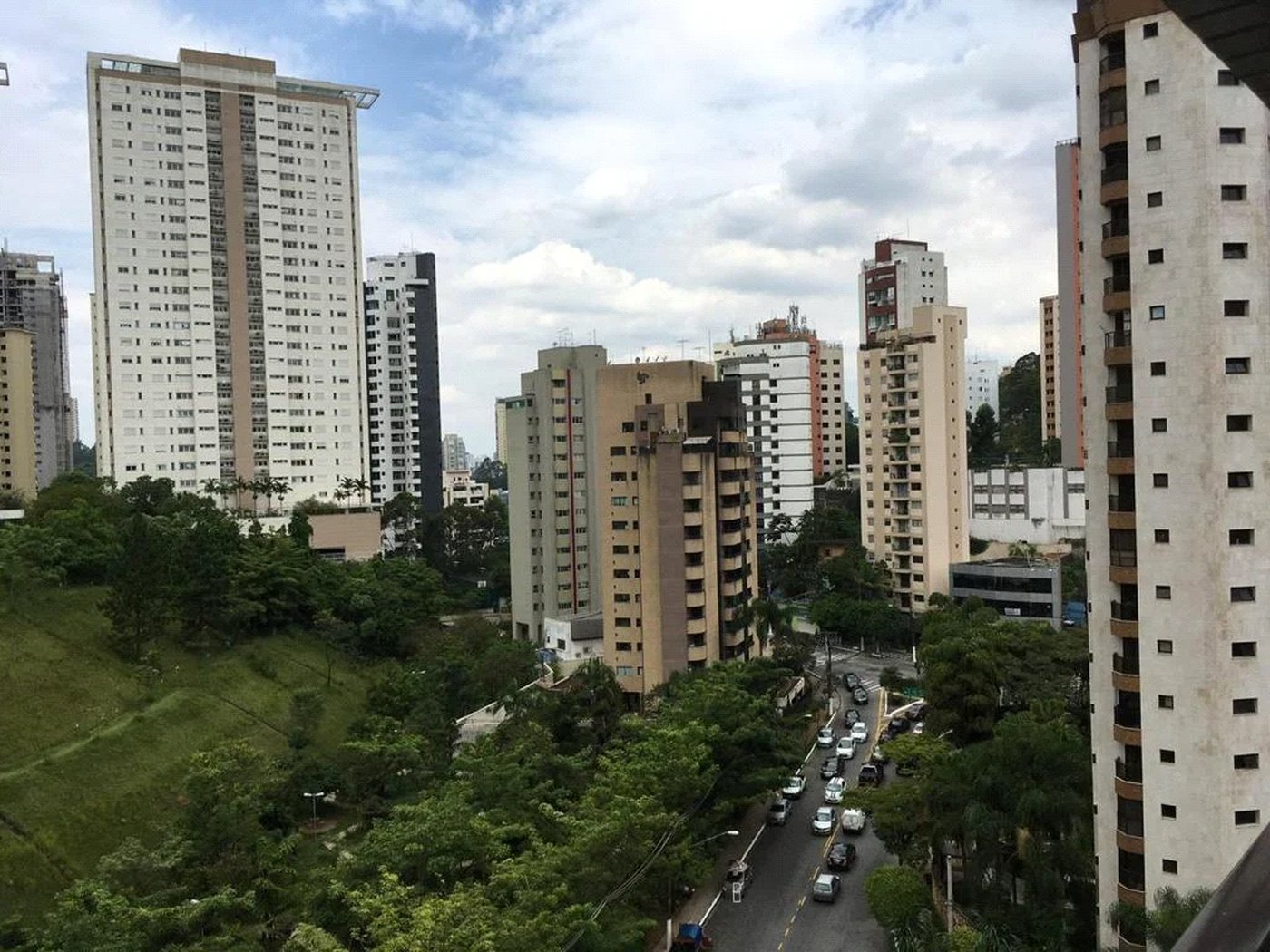 Apartamento à venda com 4 quartos, sendo 2 suítes, em Vila Andrade, São Paulo, SP