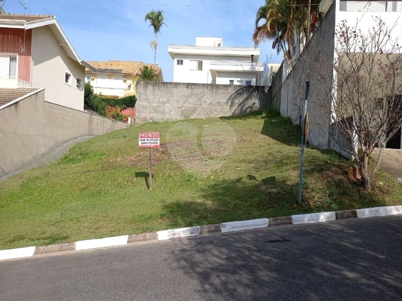 Terreno à venda no condomínio Recanto dos Paturis, Vinhedo - SP