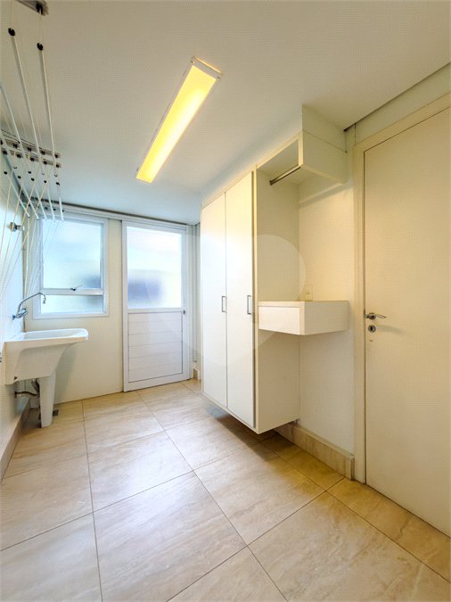 Casa à venda com 4 suítes no condomínio Villa Borghese, Indaiatuba - SP