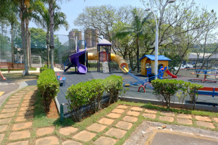 Casa à venda com 4 quartos, sendo 2 suítes,  no condomínio Aromaz, São Bernardo do Campo - SP