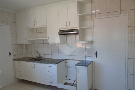 Apartamento à venda com 3 quartos, sendo 1 suíte, em Vila Oliveira, Mogi das Cruzes, SP