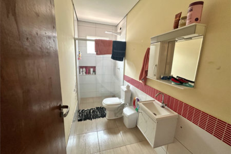 Casa à venda com 3 quartos, sendo 1 suíte, em Nova Cerejeira, Atibaia, SP