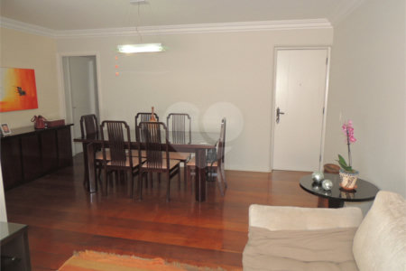 Apartamento à venda com 3 quartos, sendo 1 suíte, em Santo Amaro, São Paulo, SP