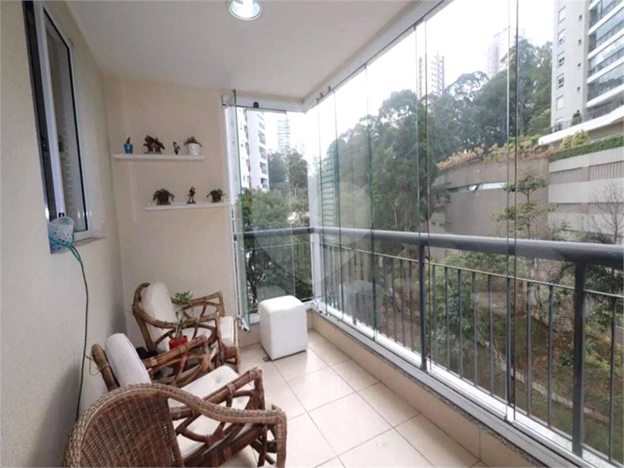 Apartamento à venda com 3 quartos, sendo 1 suíte, em Vila Andrade, São Paulo, SP