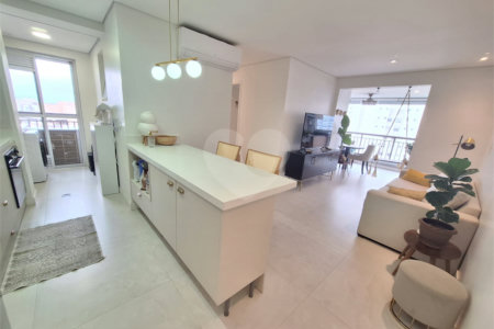 Apartamento à venda com 3 quartos, sendo 1 suíte,  em Vila Andrade, São Paulo, SP