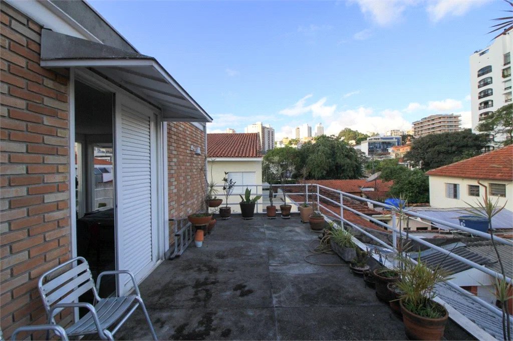 Casa à venda ou para alugar com 5 quartos, sendo 3 suítes, em Vila Madalena, São Paulo, SP