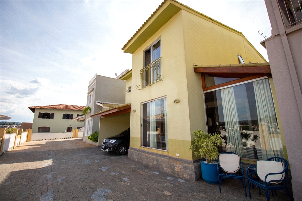 Casa à venda com 4 suítes no condomínio Francesco Rana, São Roque - SP