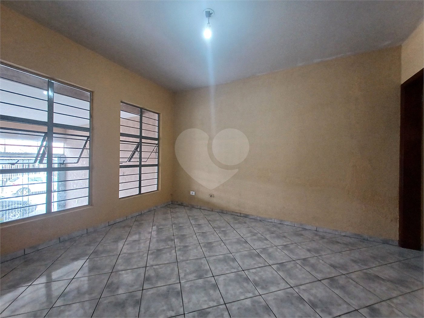 Sobrado à venda com 2 quartos em Jardim Guaíba, Sorocaba, SP