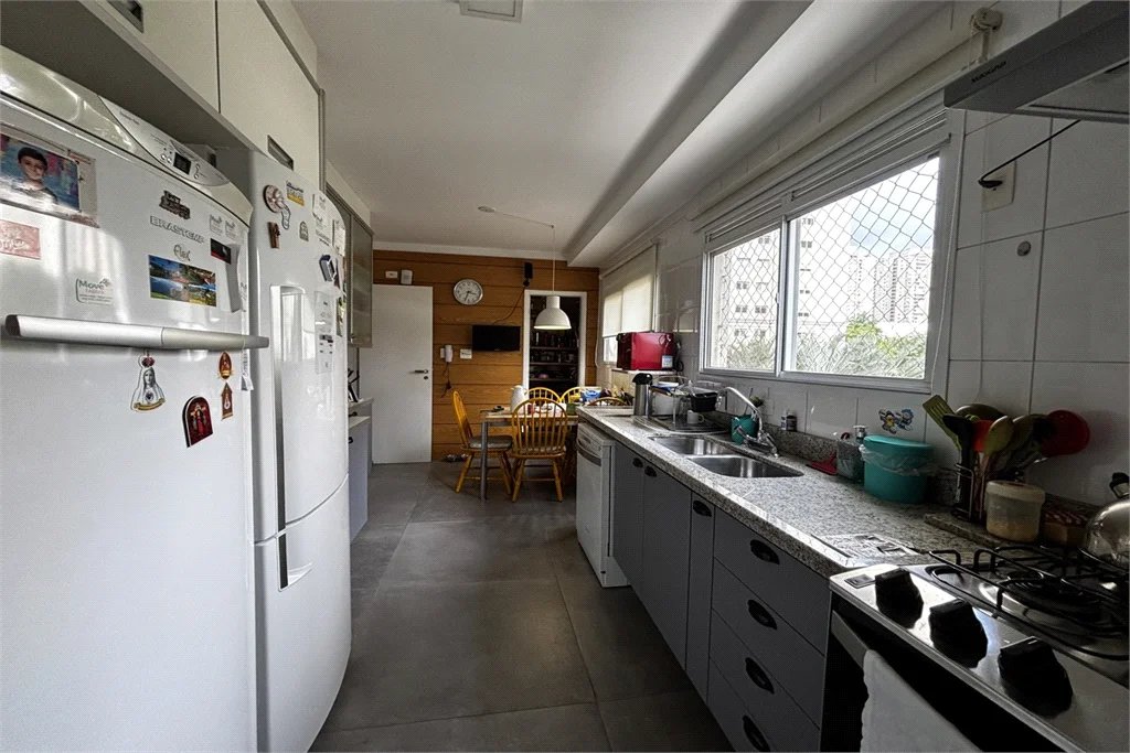 Apartamento para alugar com 3 suítes em Vila Romana, São Paulo, SP