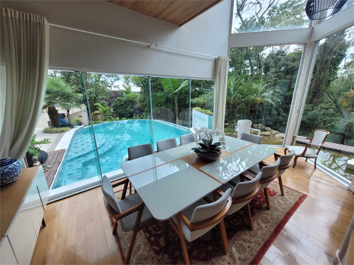 Casa à venda com 3 suítes no condomínio Parque Petrópolis 4 Secção, Mairiporã - SP
