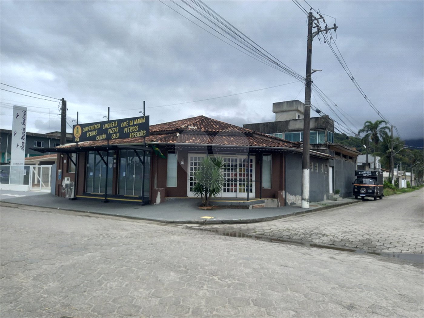 Sobrado à venda com 2 quartos, sendo 1 suíte, em Estância Balneária Hawai, Caraguatatuba, SP