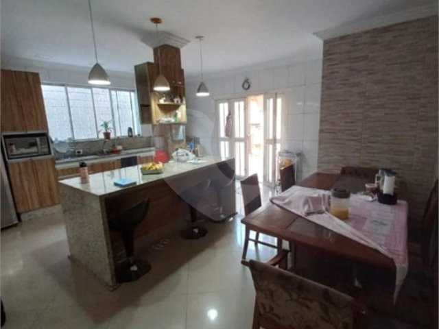 Sobrado à venda com 3 quartos, sendo 2 suítes,  em Tremembé, São Paulo, SP