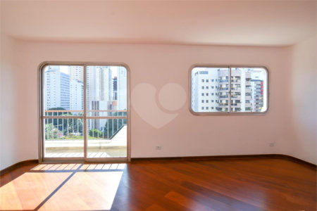 Apartamento à venda com 4 quartos, sendo 2 suítes,  em Brooklin Paulista, São Paulo, SP