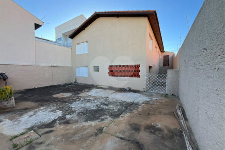 Casa à venda com 3 quartos, sendo 1 suíte, em Jardim Itália, Itapetininga, SP