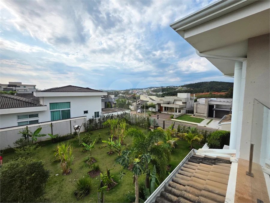 Casa à venda com 3 quartos, sendo 1 suíte,  no condomínio Santa Isabel I, Louveira - SP