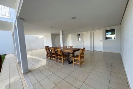 Sobrado à venda ou para alugar com 4 quartos, sendo 3 suítes, em Jardim Pagliato, Sorocaba, SP