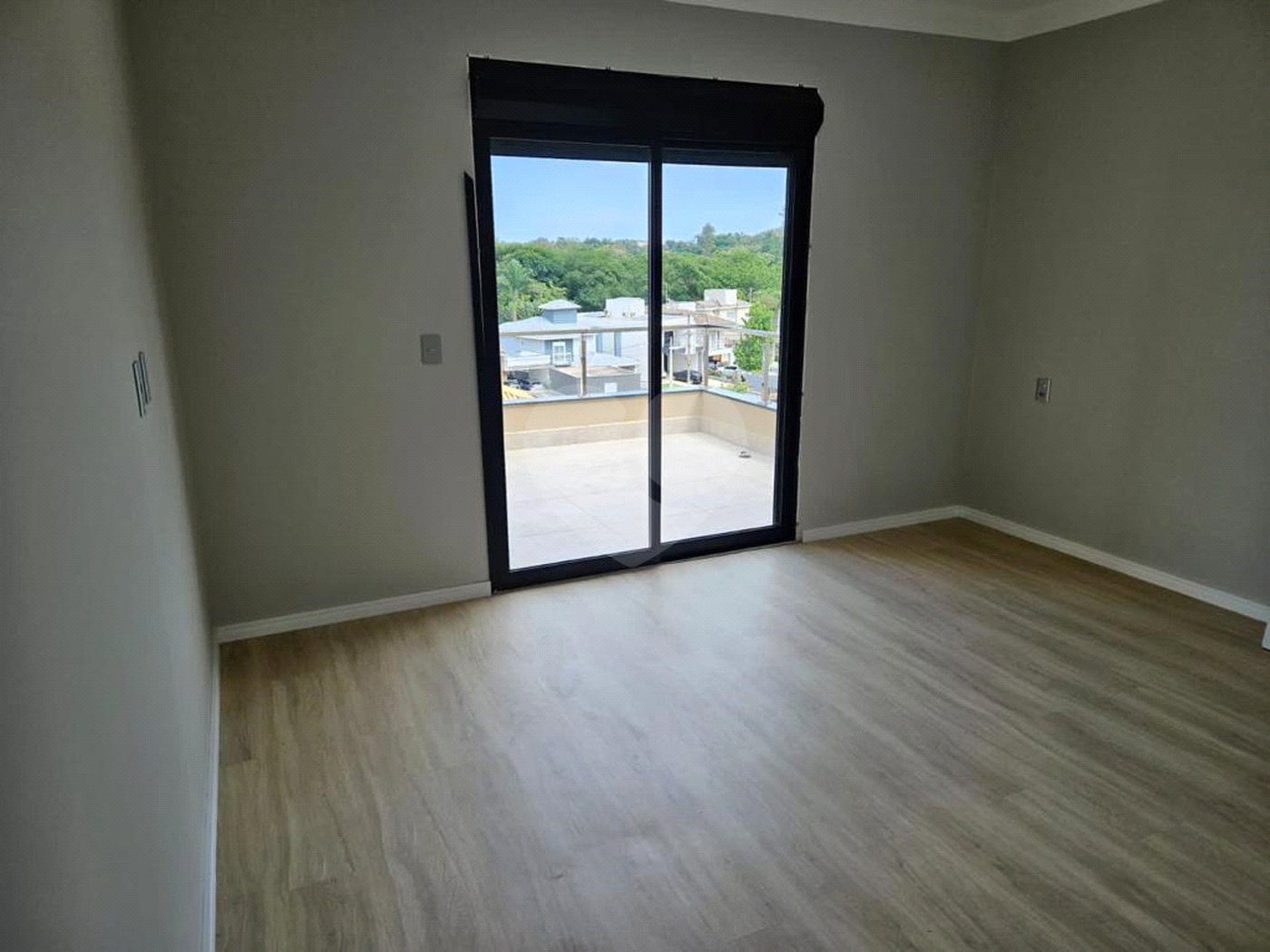 Casa à venda com 3 quartos, sendo 4 suítes, no condomínio Reserva dos Vinhedos, Louveira - SP