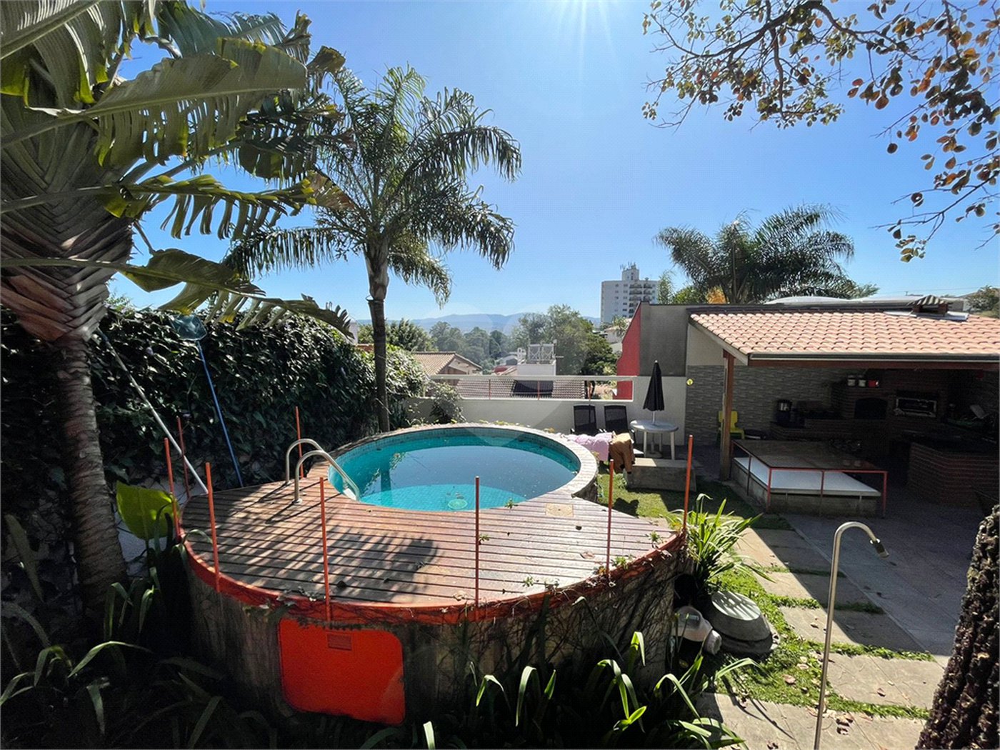 Sobrado à venda com 4 quartos, sendo 3 suítes, em Alto da Lapa, São Paulo, SP