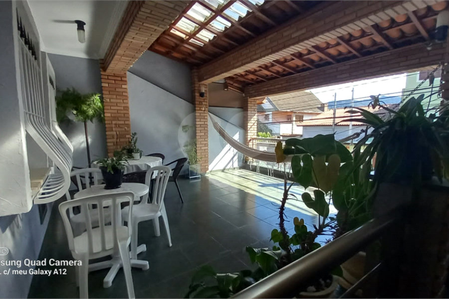 Sobrado à venda com 4 quartos, sendo 1 suíte, em Tremembé, São Paulo, SP