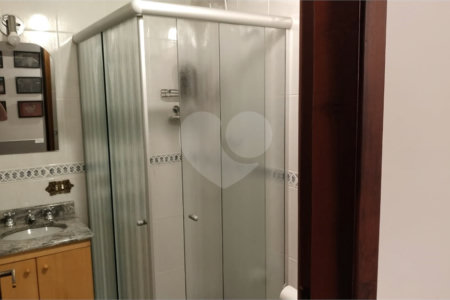 Sobrado à venda com 3 quartos, sendo 1 suíte, em Bosque da Saúde, São Paulo, SP