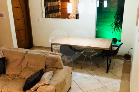 Casa à venda com 3 quartos, sendo 1 suíte, em Vila Humaitá, Santo André, SP
