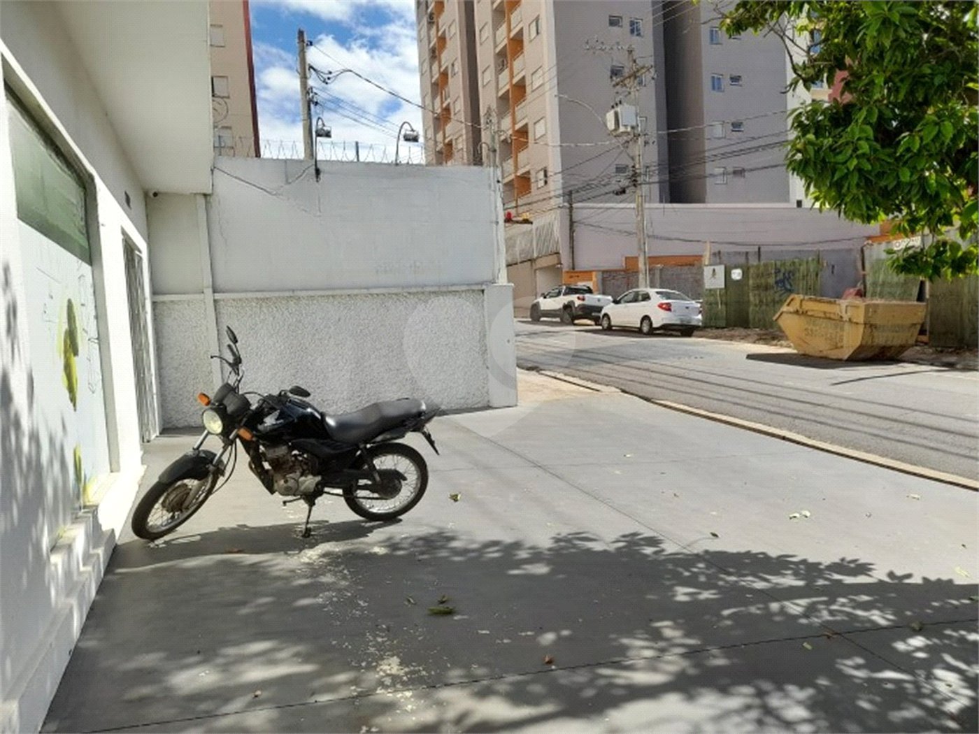 Imóvel Comercial na Rua Episcopal – Localização Estratégica em São Carlos