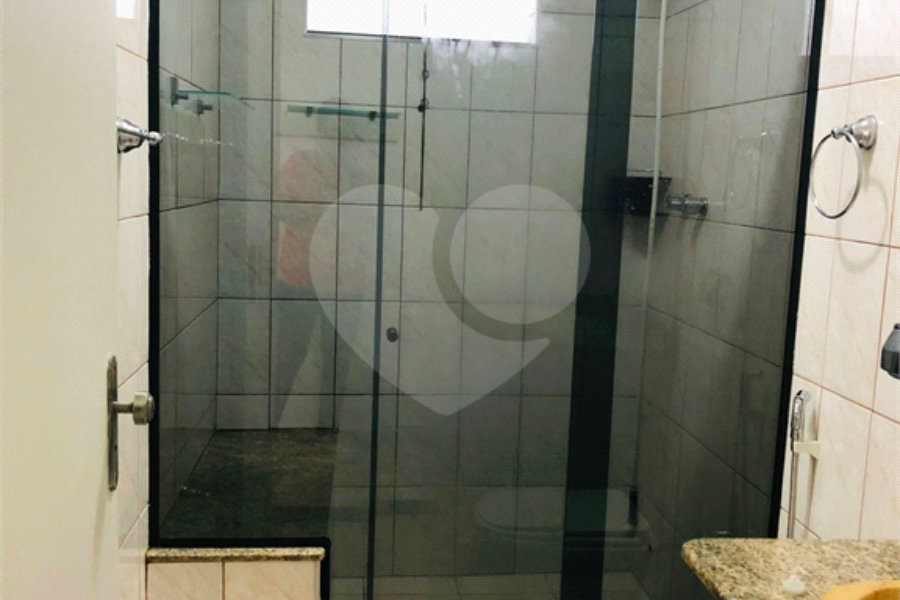 Sobrado à venda com 4 quartos em Parque Edu Chaves, São Paulo, SP