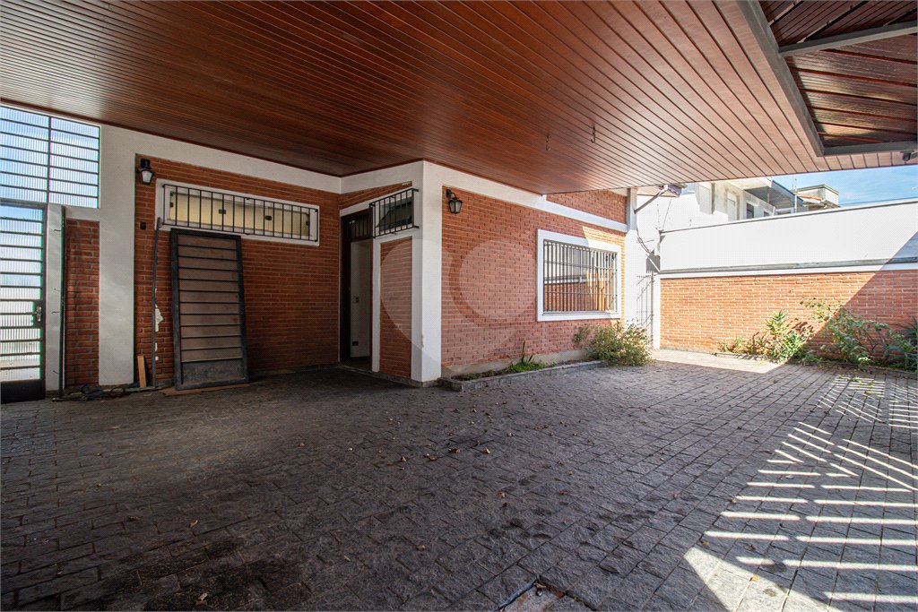 Casa à venda com 5 quartos, sendo 4 suítes, em Jardim Prudência, São Paulo, SP