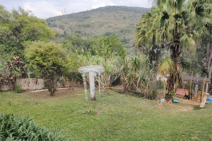 Casa à venda com 5 quartos, sendo 2 suítes, no condomínio Cinco Lagos Portaria II, Mairiporã - SP