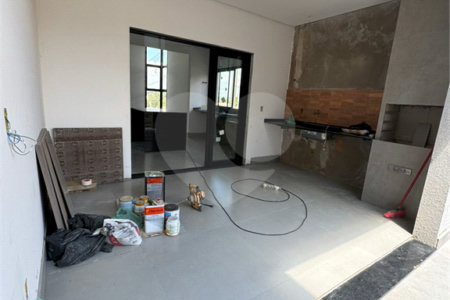 Casa à venda com 3 suítes no condomínio Reserva Central Parque, Salto - SP