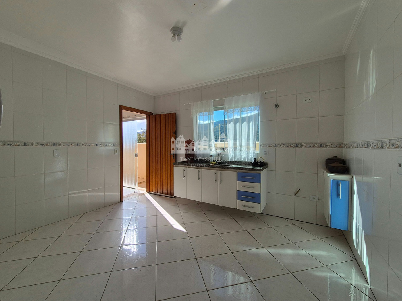 Casa à venda com 3 quartos, sendo 1 suíte, em Retiro das Fontes, Atibaia, SP