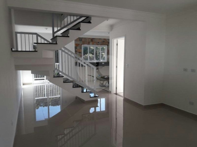 Sobrado à venda com 3 quartos, sendo 1 suíte,  em Villa Verde, Franco da Rocha, SP